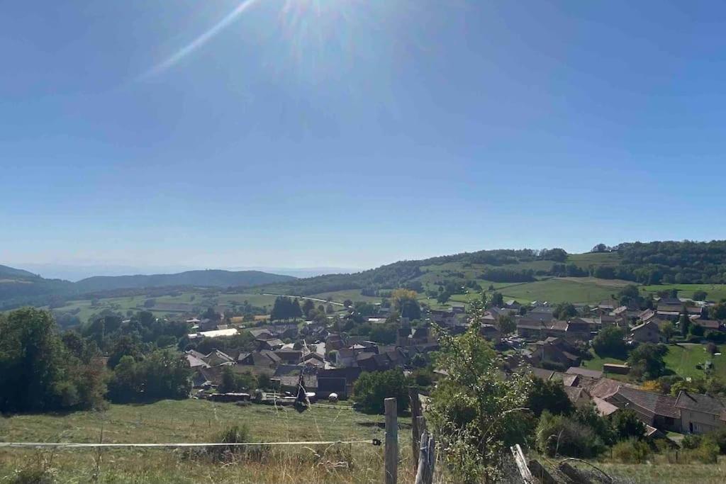 Вилла Au Moryllon Lompnas Экстерьер фото